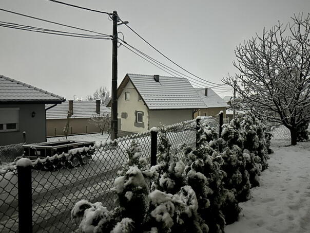 Prvi snijeg napravio kolaps: Čačak u mraku