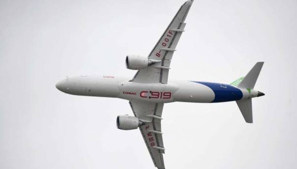 Prvi veliki putnički avion kineske proizvodnje isporučen aviokompaniji