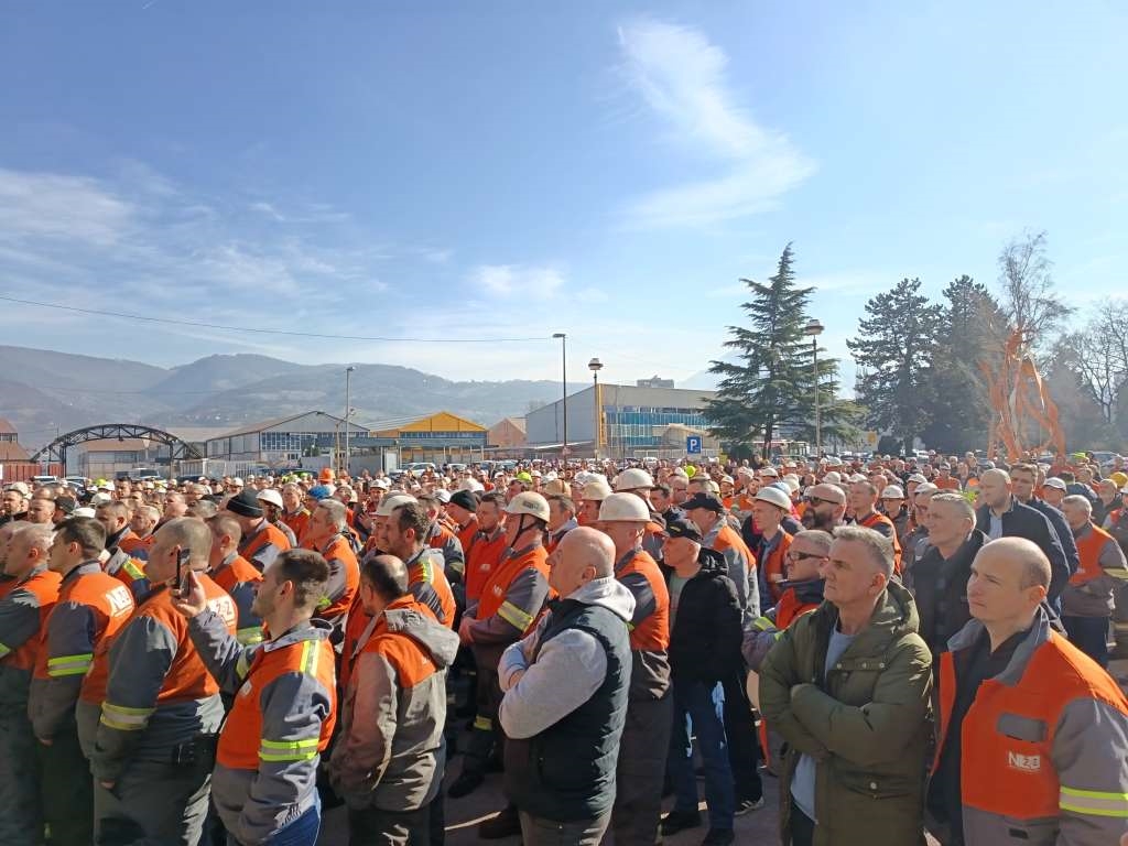 Prvomajski protest u Zenici: Radnici dižu glas protiv gašenja Željezare