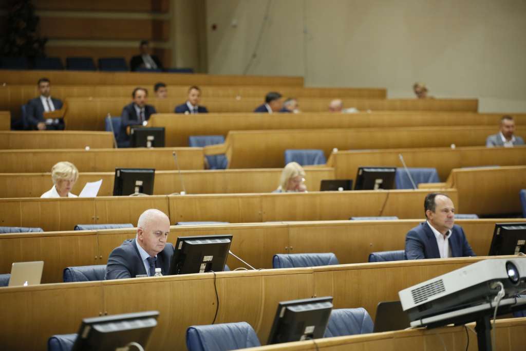 PSBiH: Usvojen prijedlog izmjena Zakona o plaćama i naknadama