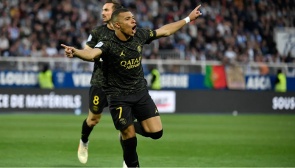 PSG na korak do titule, večeras slavili na krilima Mbappea