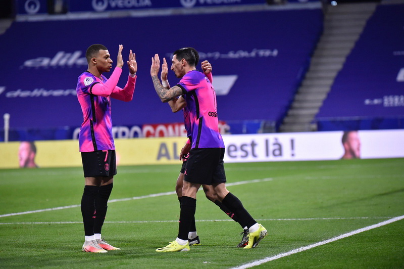 PSG rutinski slavio u Lyonu