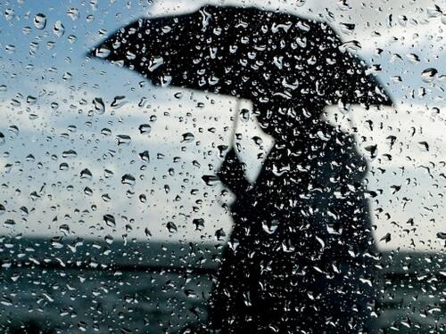 Psiholog objašnjava: Zašto nas zvuk kiše uspavljuje?