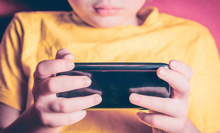 Psiholozi su djeci oduzeli telefone na 8 sati pa su se šokirali njihovim ponašanjem