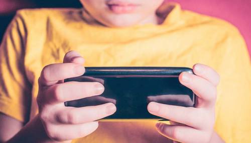 Psiholozi su djeci oduzeli telefone na 8 sati pa su se šokirali njihovim ponašanjem