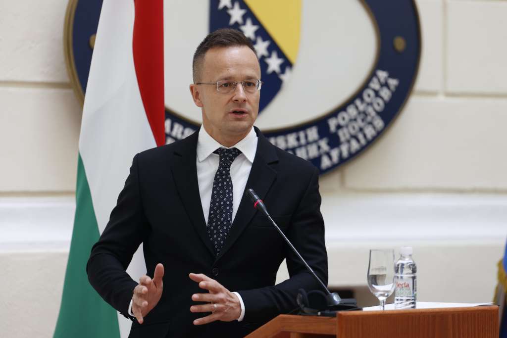 Szijjártó: Mađarska je protiv nacrta rezolucije o genocidu u Srebrenici