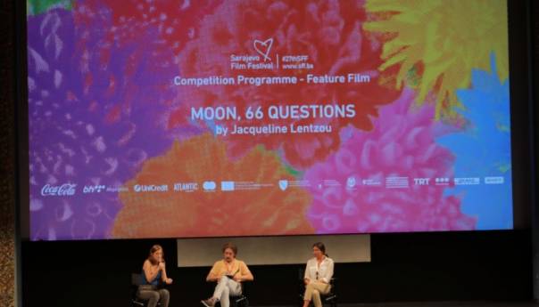 Publika na SFF-u aplauzom ispratila ekipu filma 'Mjesec, 66 pitanja'