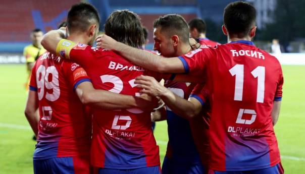 Publika na stadionima u Banjoj Luci, Krupi, Bijeljini...