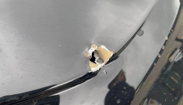 Pucano na automobil savjetnika Zelenskog