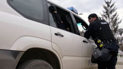 Pucano na patrolu granične policije Kosova