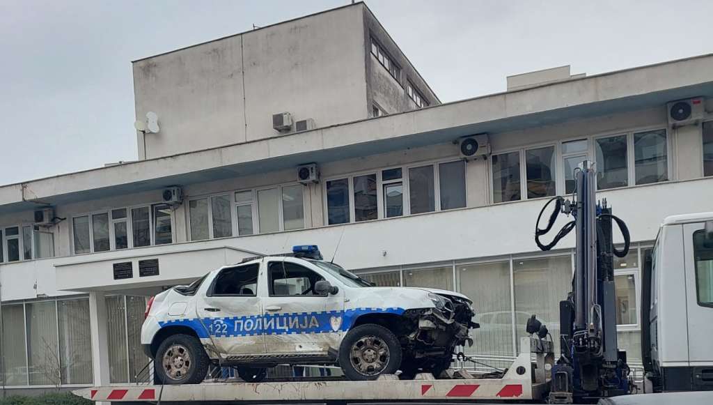 Pucao na policiju u Nevesinju, ukrao im službeno vozilo pa sletio s ceste u Mostaru