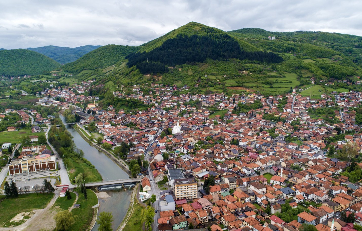 Pucao na sugrađanina ispred kafića u Visokom, pa pobjegao