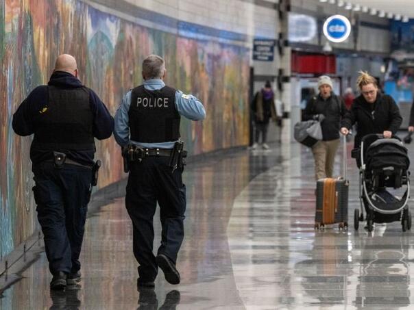 Pucnjava ispred aerodroma u Čikagu, ranjen muškarac