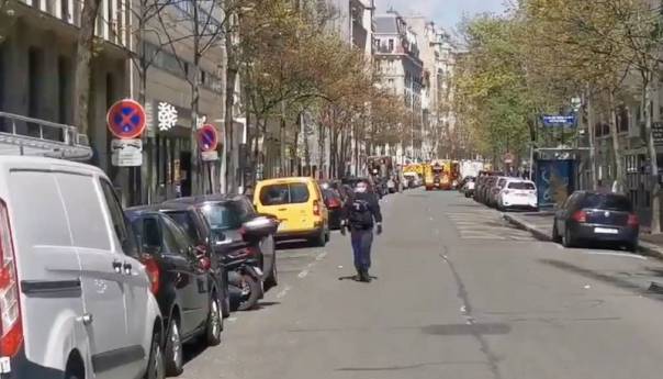 Pucnjava ispred bolnice u Parizu, jedna osoba ubijena