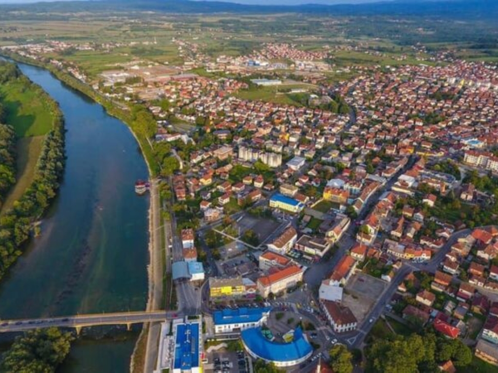 Pucnjava u kafiću kod Kozarske Dubice, ranjena jedna osoba