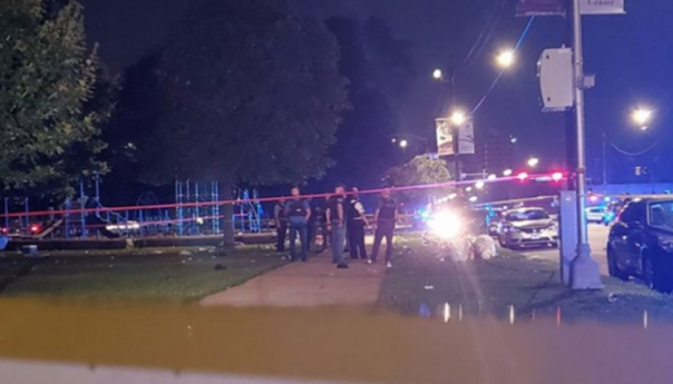 Pucnjava u najvećem tržnom centru u SAD, ubijen 19-godišnjak