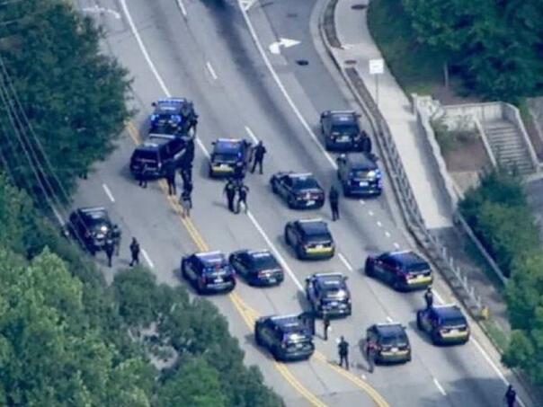 Pucnjava u SAD: Ubijen policajac, napadač pronađen mrtav