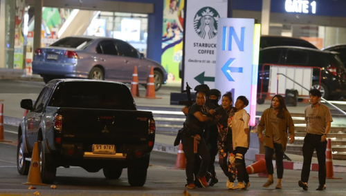 Pucnjava u tržnom centru u kojem je blokiran tajlandski ubica