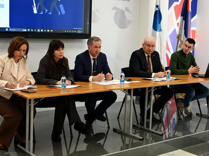 Puhovac: "Stanovi na dan" veliki problem zbog sive ekonomije u turizmu