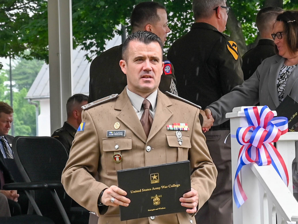Pukovnik Hamdija Elezović uspješno završio prestižni američki Ratni koledž