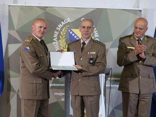 NATO priznanje za pukovnika Rikovića