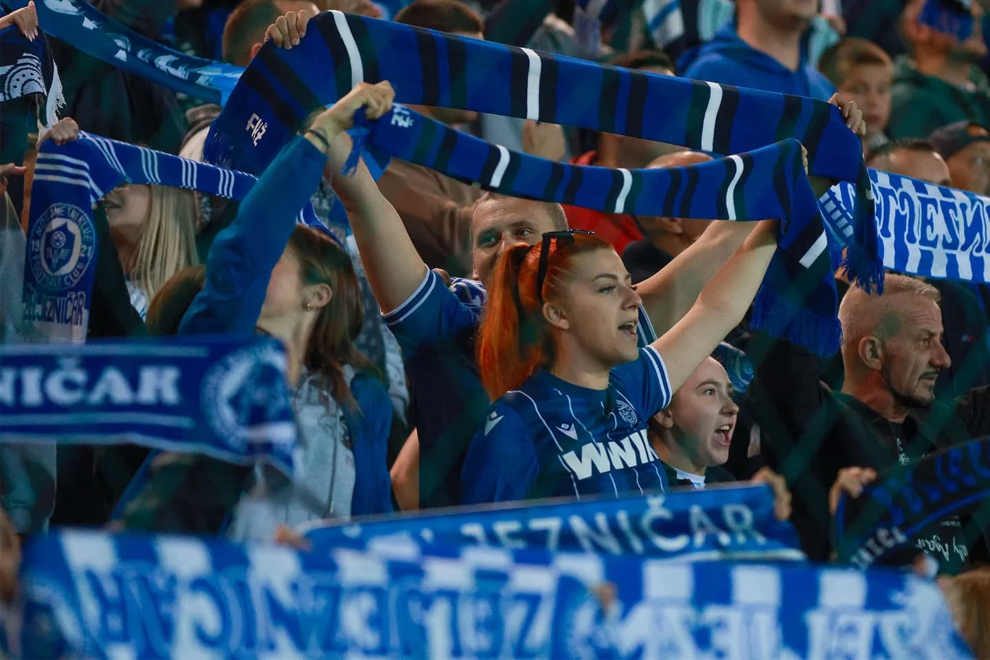 Pun stadion ljudi pratio derbi na Grbavici: Evo kako je to izgledalo
