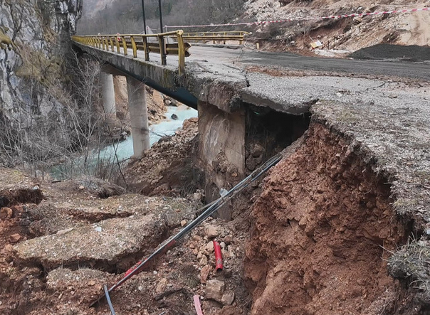 Put smrti u RS: Foča gotovo odsječena, nadležni šute dok ljudi ginu