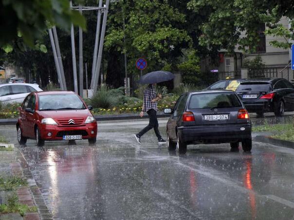 Putevi mokri, savjetuje se opreznija vožnja