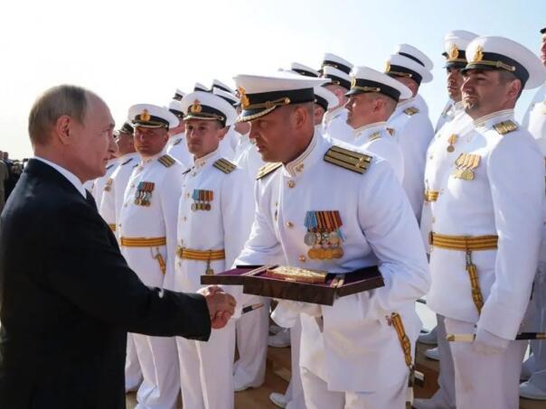 Putin bez objašnjenja otkazao vojnu paradu u Sankt Peterburgu