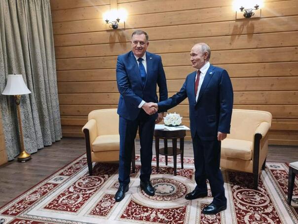 Putin čestitao Dan srpskog jedinstva; Dodik: Želimo da Rusija napreduje