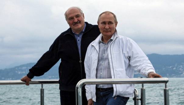 Putin i Lukašenko na izletu brodom