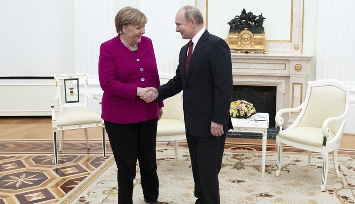 Putin i Merkel o zajedničkoj proizvodnji vakcine