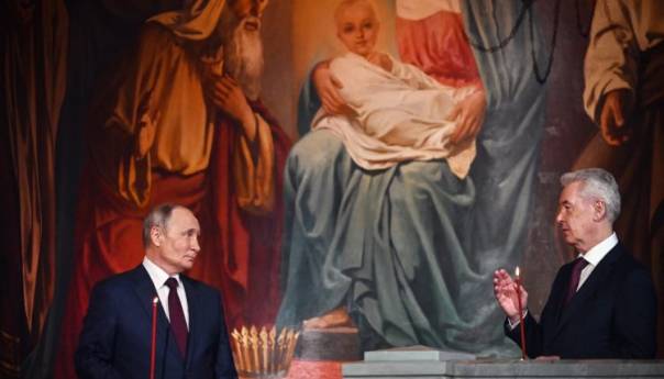 Putin na uskršnoj liturgiji dok traju napadi na ukrajinske gradove