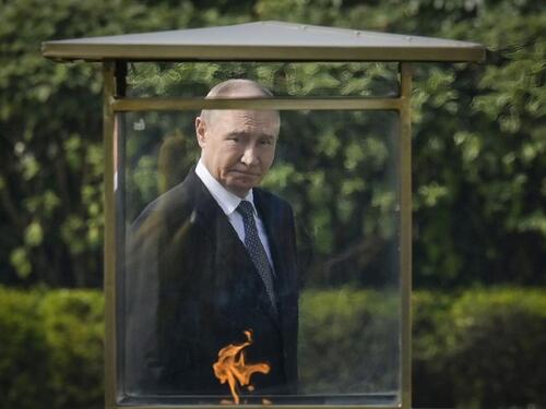 Putin najavio osvetu zbog napada na studentski dom u okupiranoj Ukrajini