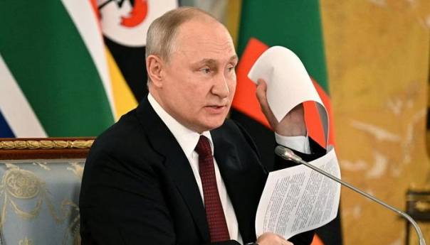 Putin: Otvoreni smo za konstruktivan dijalog sa svima onima koji žele mir