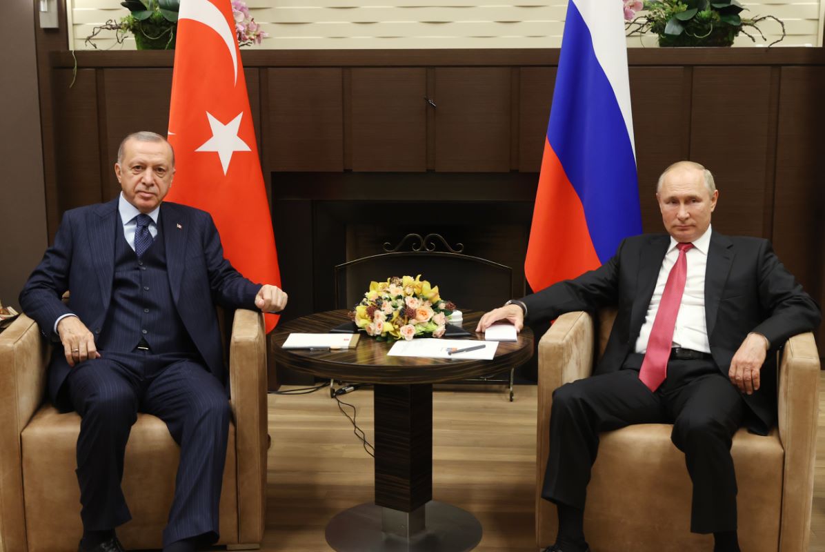 Putin poručio Erdoganu da se vakciniše Sputnikom