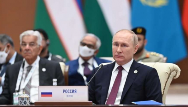 Putin: Postoji temeljna promjena u globalnoj politici i ekonomiji, i tome nema povratka