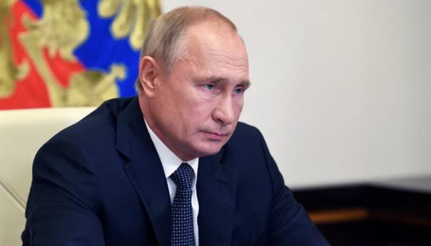 Putin potvrdio da je primio vakcinu Sputnik V