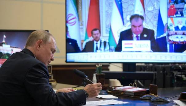 Putin pozvao SAD i NATO da snose troškove obnove u Afganistanu