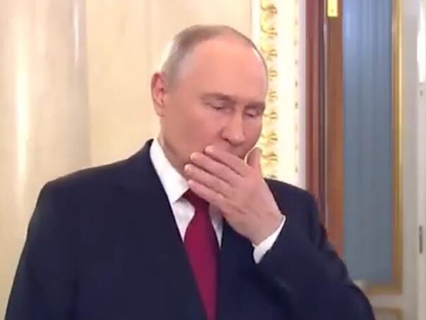 Putin prekinuo govor zbog kašlja, oglasio se Kremlj