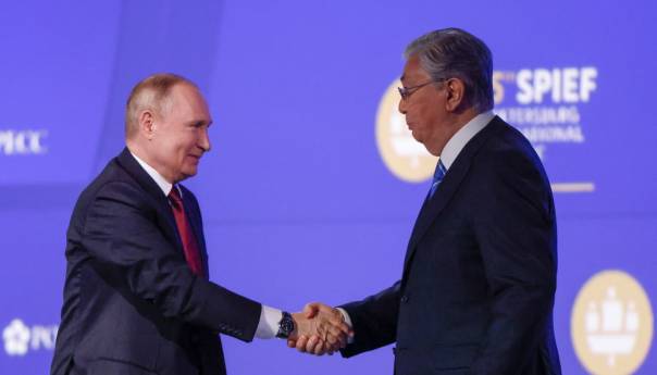 Putin: Rusija ima pravo napasti Ukrajinu; Putinov saveznik: Ne slažem se