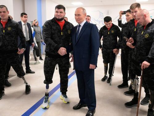 Putin sa ranjenim ruskim vojnicima: Hvala vašim roditeljima