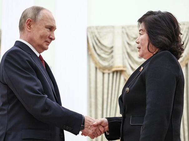 Putin se sastao s sjevernokorejskom ministricom, na sastanku bio i Lavrov