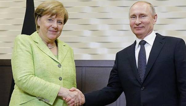 Putin: Sjeverni tok 2 trebalo bi da bude završen najkasnije početkom 2021.
