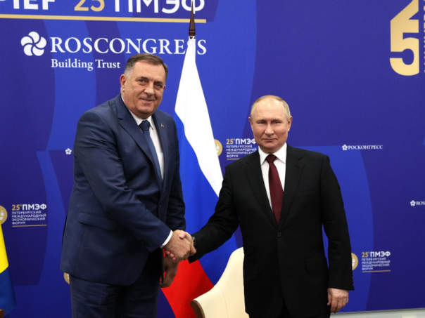 Putin stiže u Sankt Peterburg, Dodik se nada susretu