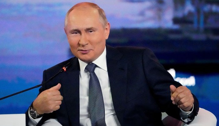 Putin: Trudim se da unucima sam odaberem novogodišnje poklone