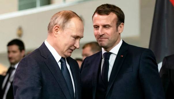 Putin u razgovoru s Macronom pozvao Zapad da pritisne Ukrajinu
