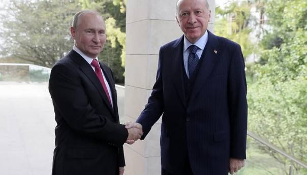 Putin u Sočiju posebno pohvalio dobre ekonomske odnose Rusije i Turske