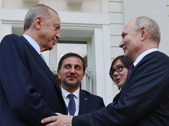 Putin uručio Erdoganu dokumentarni film koji govori o turskom predsjedniku