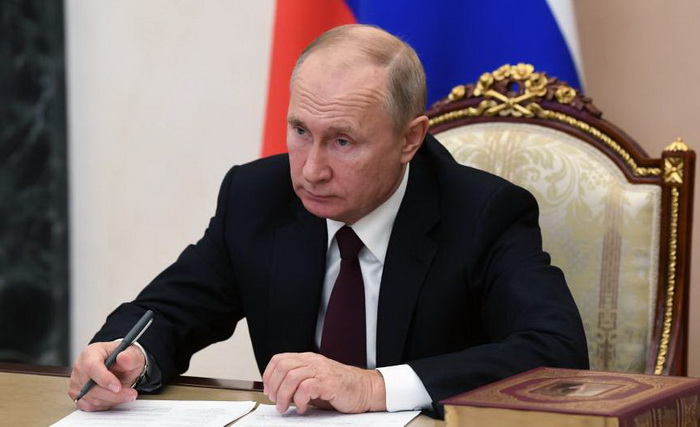 Putin zabrinut zbog povećanog broja preminulih od korone